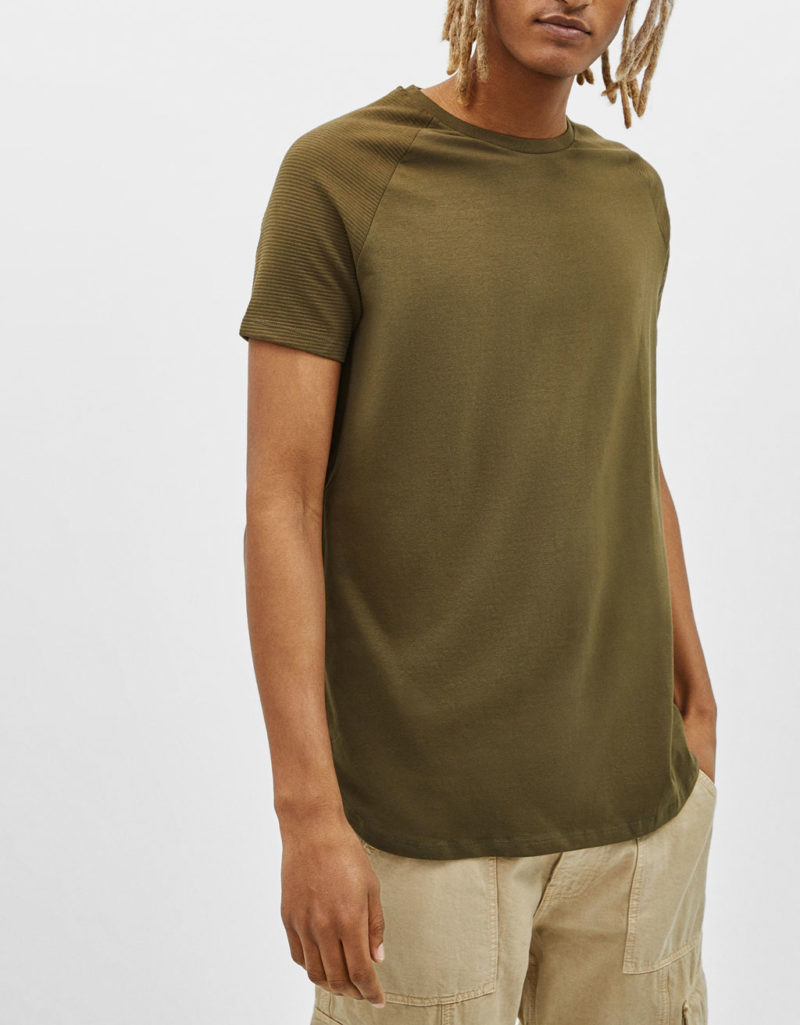 Raglan sleeve T-shirt 1